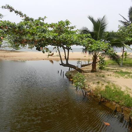 Hotel Tara Plage Kribi Exteriör bild