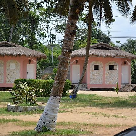 Hotel Tara Plage Kribi Exteriör bild