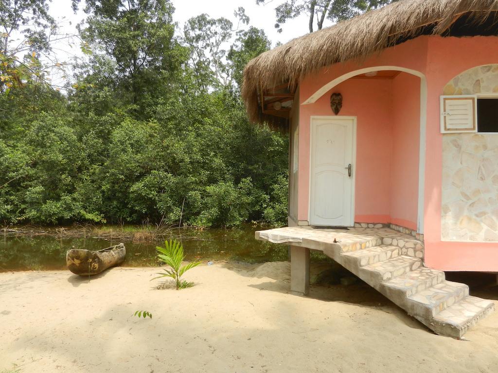 Hotel Tara Plage Kribi Exteriör bild