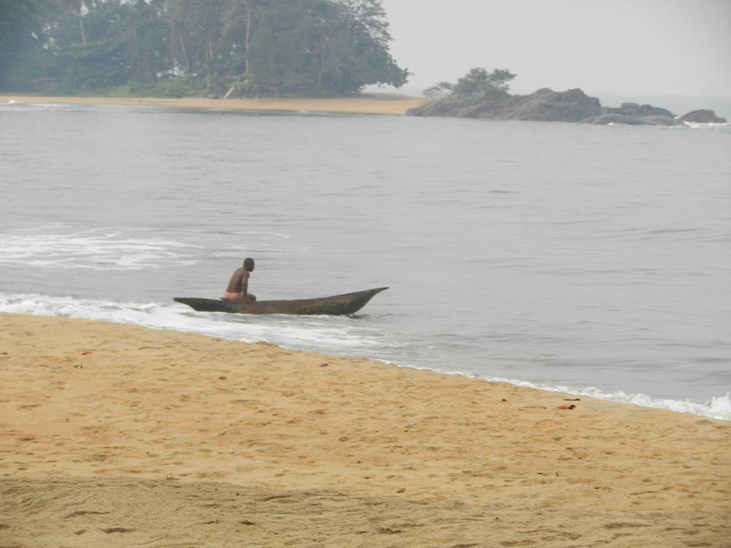 Hotel Tara Plage Kribi Exteriör bild